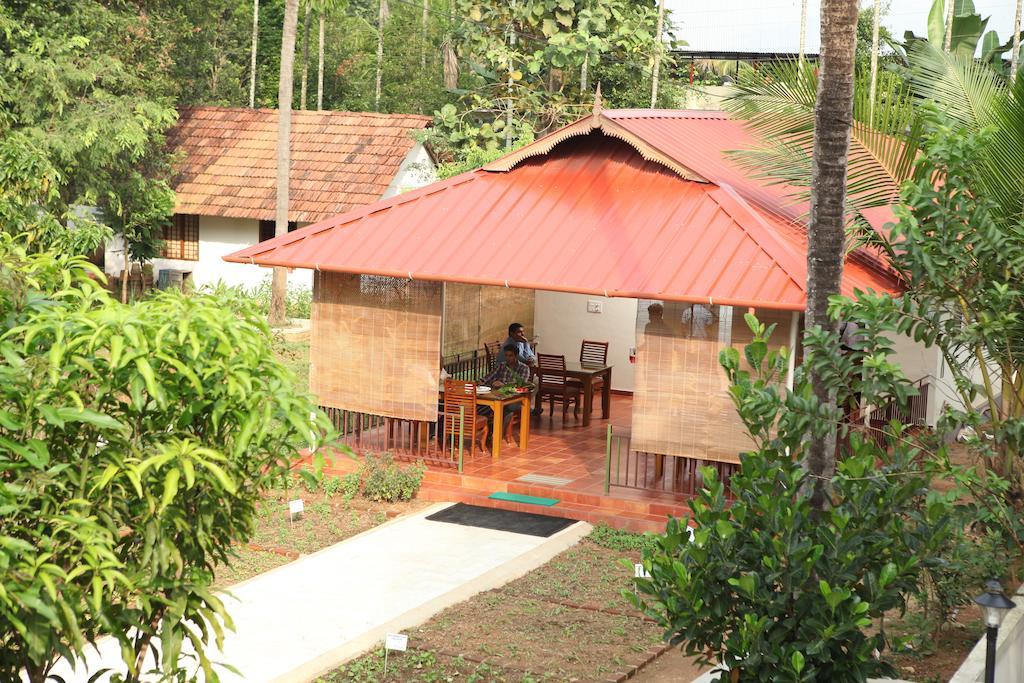 The Health Village Alwaye Bagian luar foto